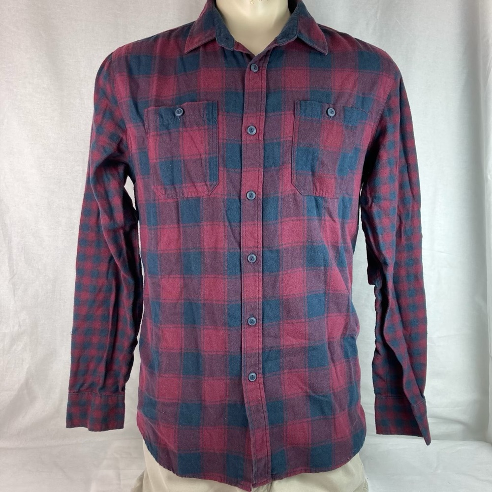 Carbon Red & Navy Plaid Long-Sleeve Button-Down Shirt
